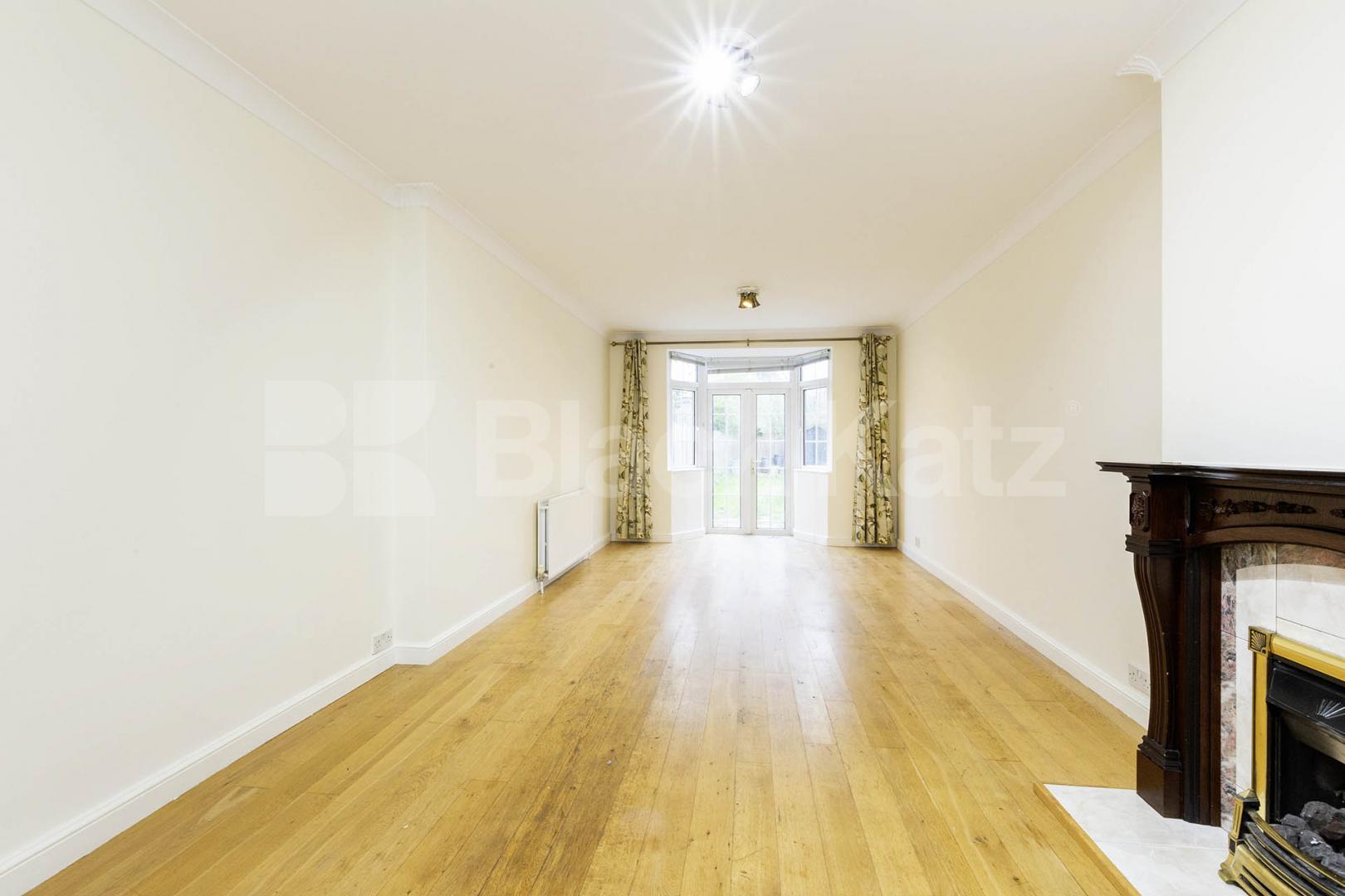 			3 Bedroom, 1 bath, 1 reception House			 Wormholt Road, Shepherds Bush